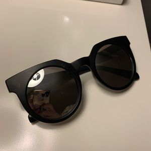 ❗️FINAL SALE ❗️Mirrored Black Sunglasses
